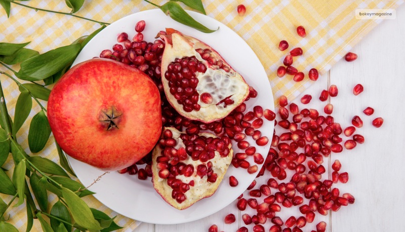 Is It Ok To Eat Pomegranate Seeds